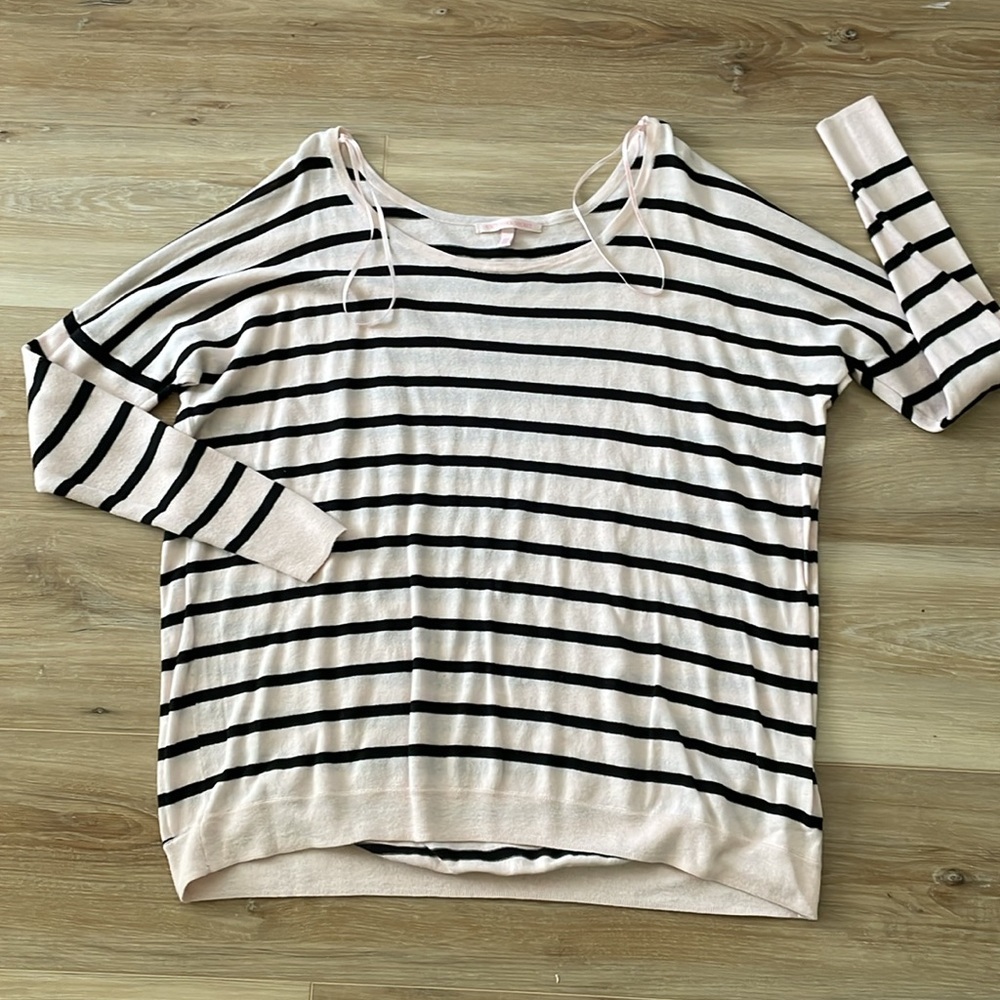 Victoria’s Secret top
